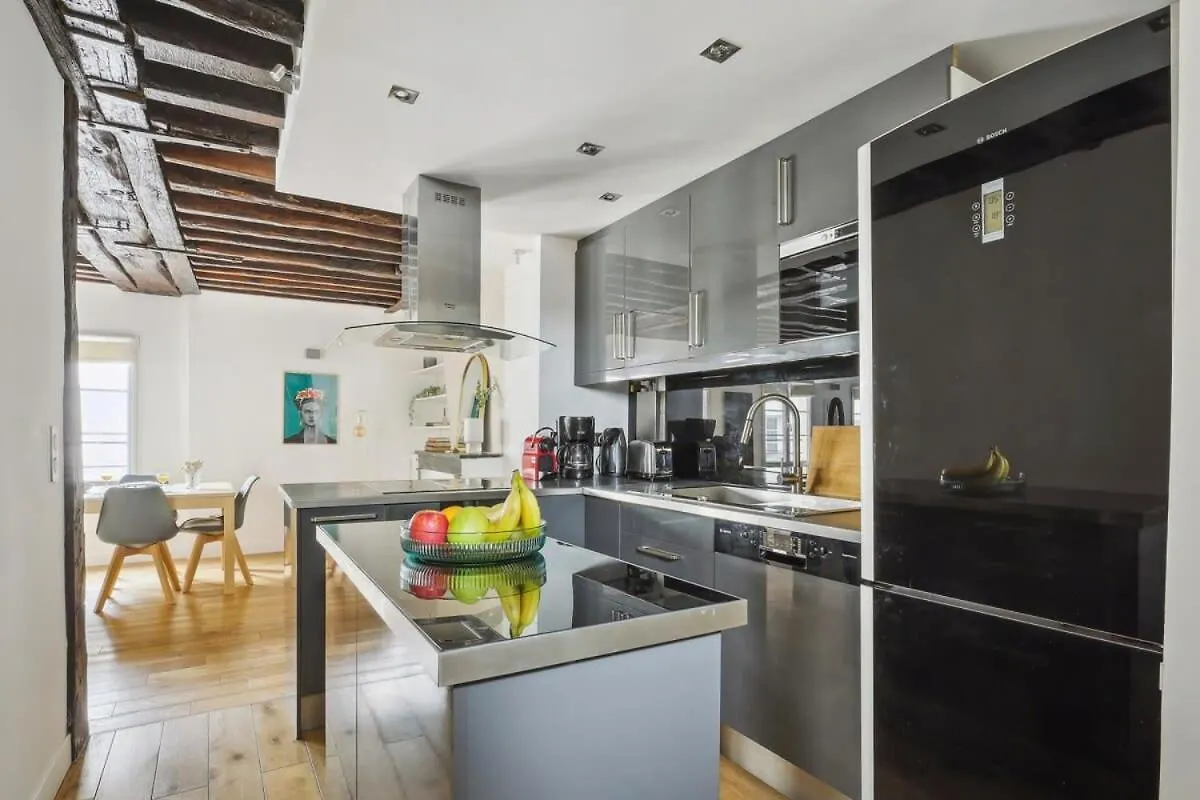 Les Halles - Le Marais Apartment Paris France
